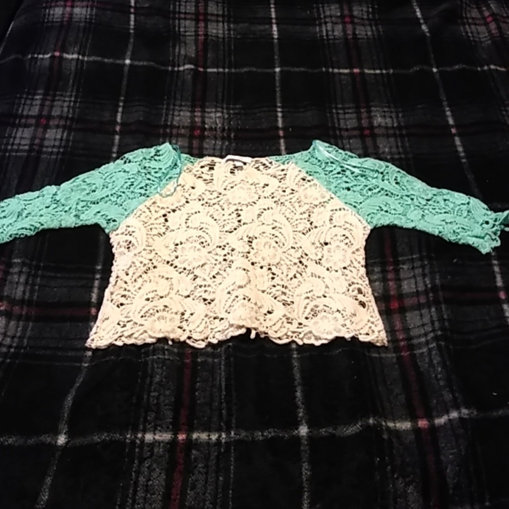 Top - Picture 2 of 2